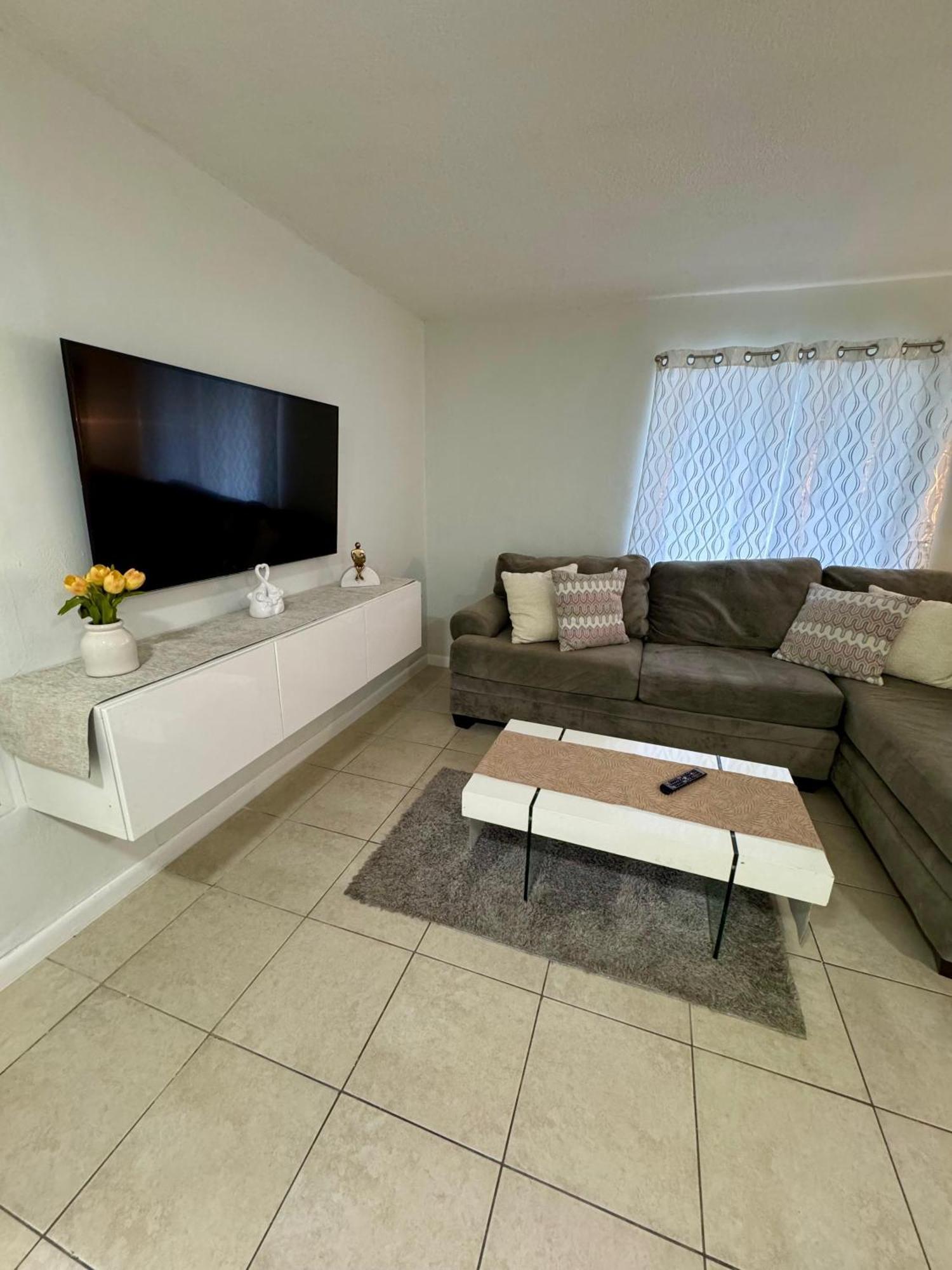 Apartment In Hollywood Close To Beach & Shops 101 Ngoại thất bức ảnh